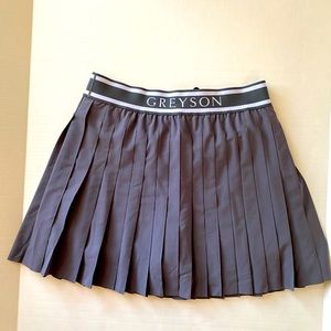 NWT Greyson skirts, size medium